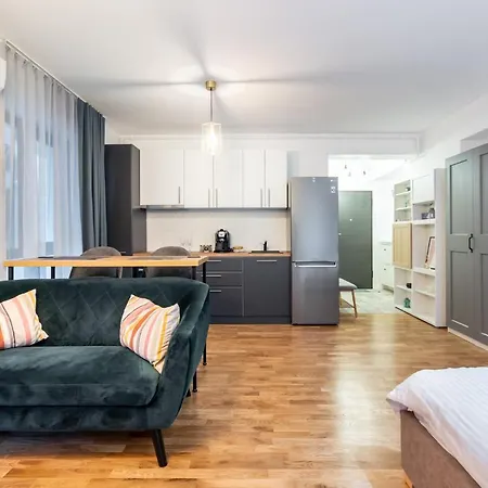Charming Close To Unirii Square * בוקרשט