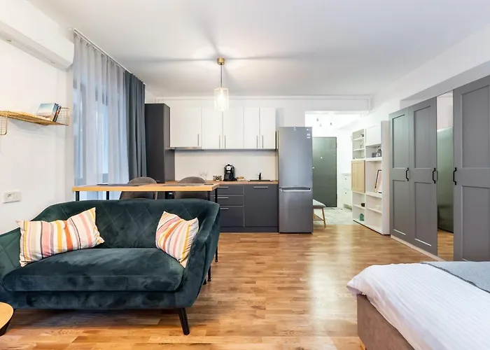 Charming Close To Unirii Square * 부쿠레슈티